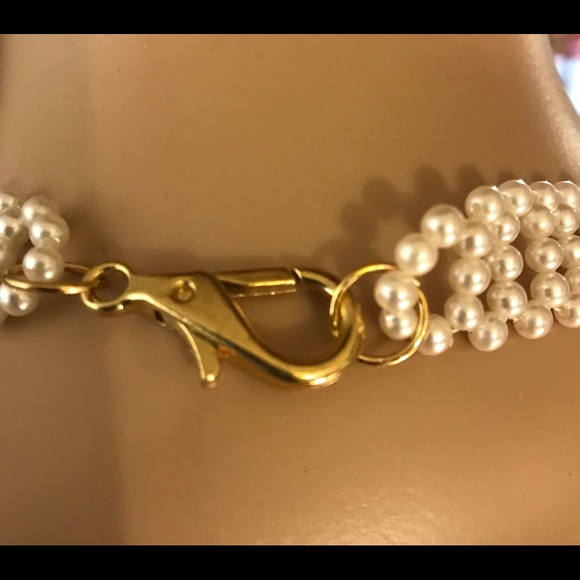 Faux pearl choker - Picture 2 of 3